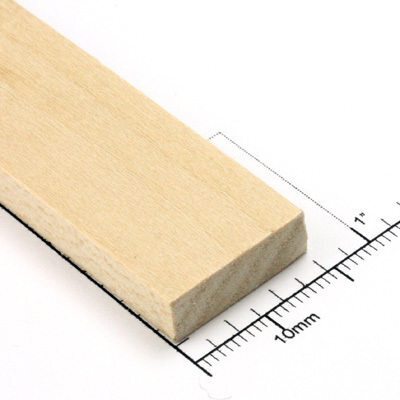 Basswood Strips 610mm x 6.4mm x 19.1mm Bud Nosen Timber 1/4" x 3/4" x 24"